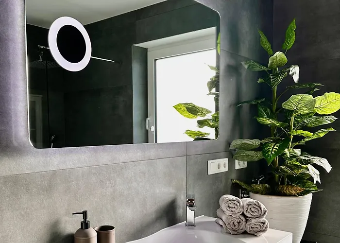 Studio I Whirlpool I Naehe Zu Wertheim Village Und Golfanlage I Netflix I An Der A3