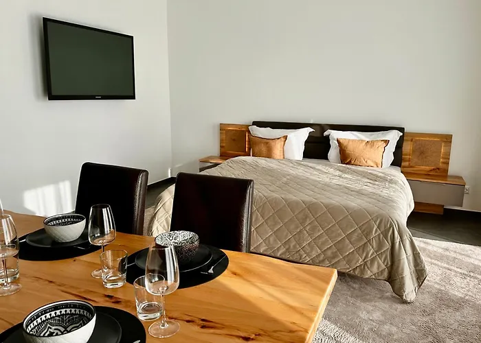 Studio I Whirlpool I Naehe Zu Wertheim Village Und Golfanlage I Netflix I An Der A3