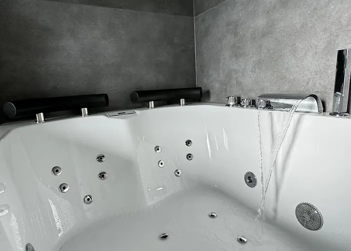 Studio I Whirlpool I Naehe Zu Wertheim Village Und Golfanlage I Netflix I An Der A3 Apartment Marktheidenfeld