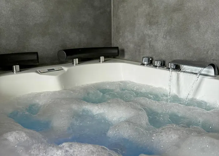 Studio I Whirlpool I Naehe Zu Wertheim Village Und Golfanlage I Netflix I An Der A3 Marktheidenfeld